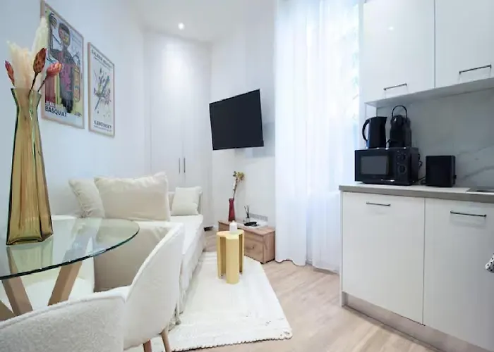 Nid Douillet Au Coeur De Avec Terrasse Et Clim 니스