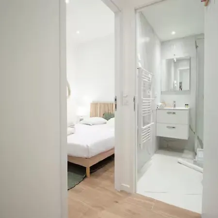 Appartamento Nid Douillet Au Coeur De Avec Terrasse Et Clim