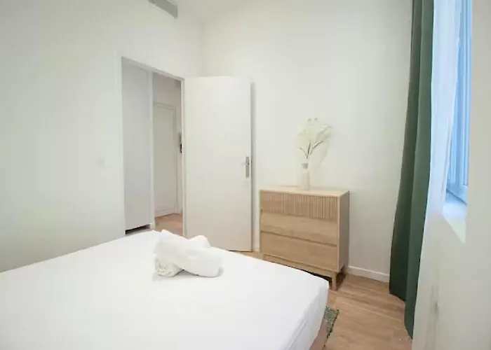 Nid Douillet Au Coeur De Avec Terrasse Et Clim Appartamento